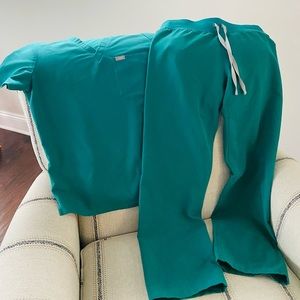 Womens Figs scrub set